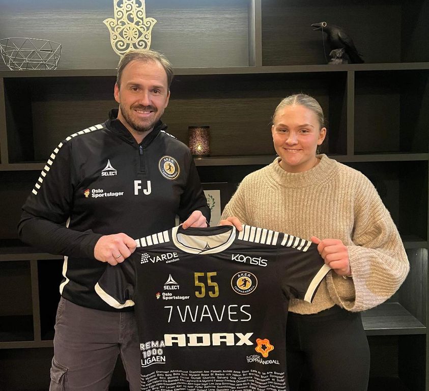 Angunn har signert med Aker